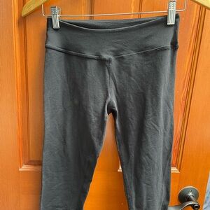 Beyond Yoga women’s black capri pants - size XS/S